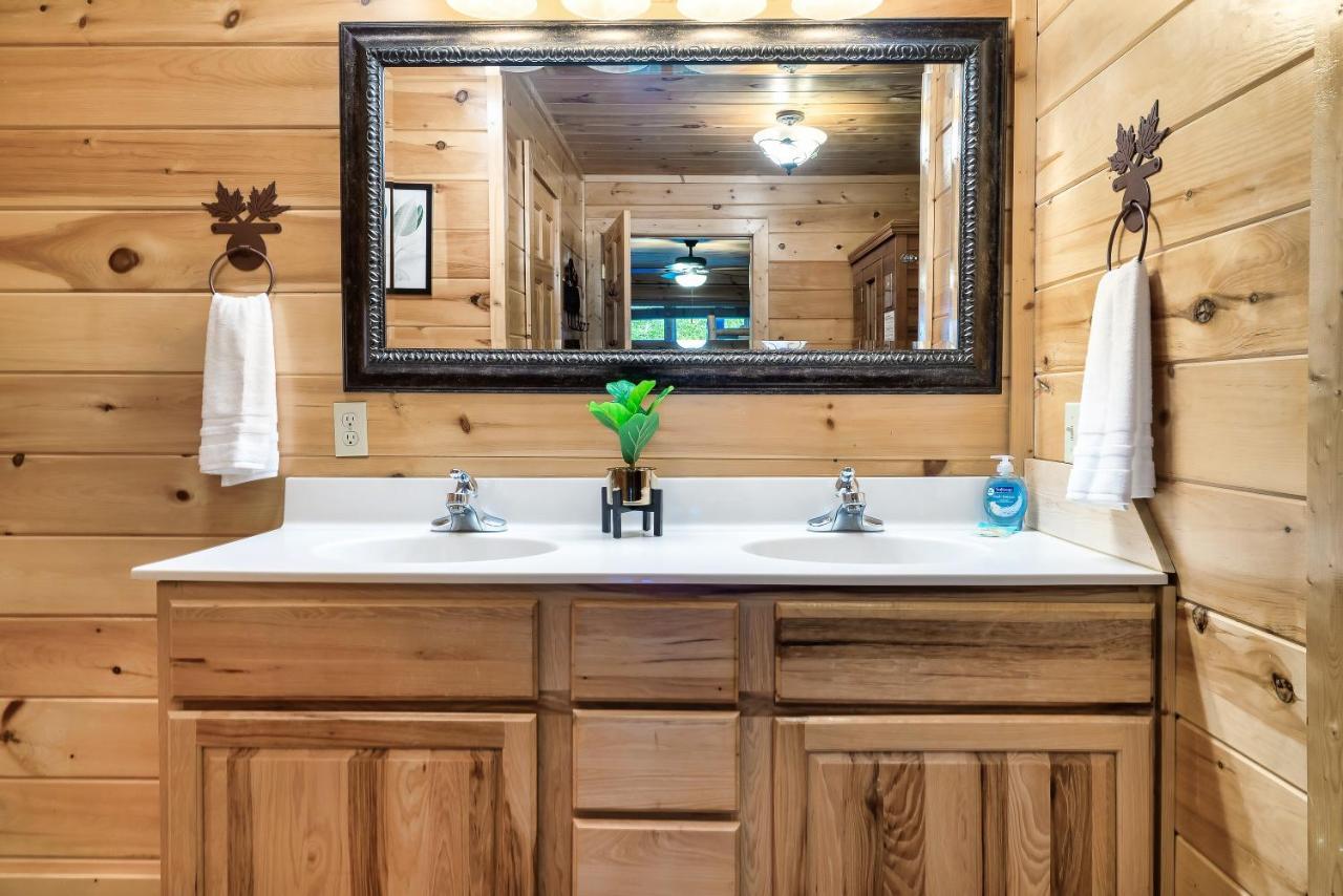 Summer Sale! Pool, Sauna, View, Hottub, Game Sevierville Exterior photo