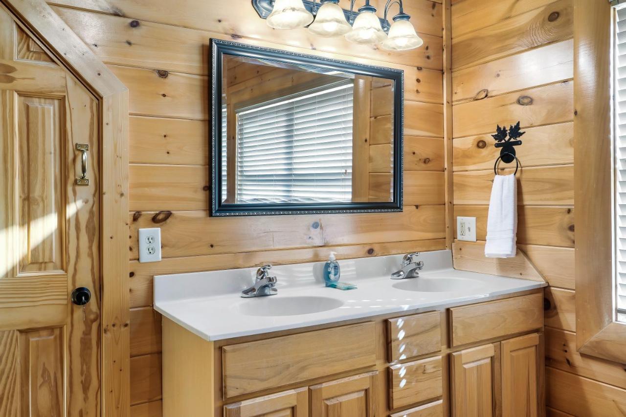 Summer Sale! Pool, Sauna, View, Hottub, Game Sevierville Exterior photo