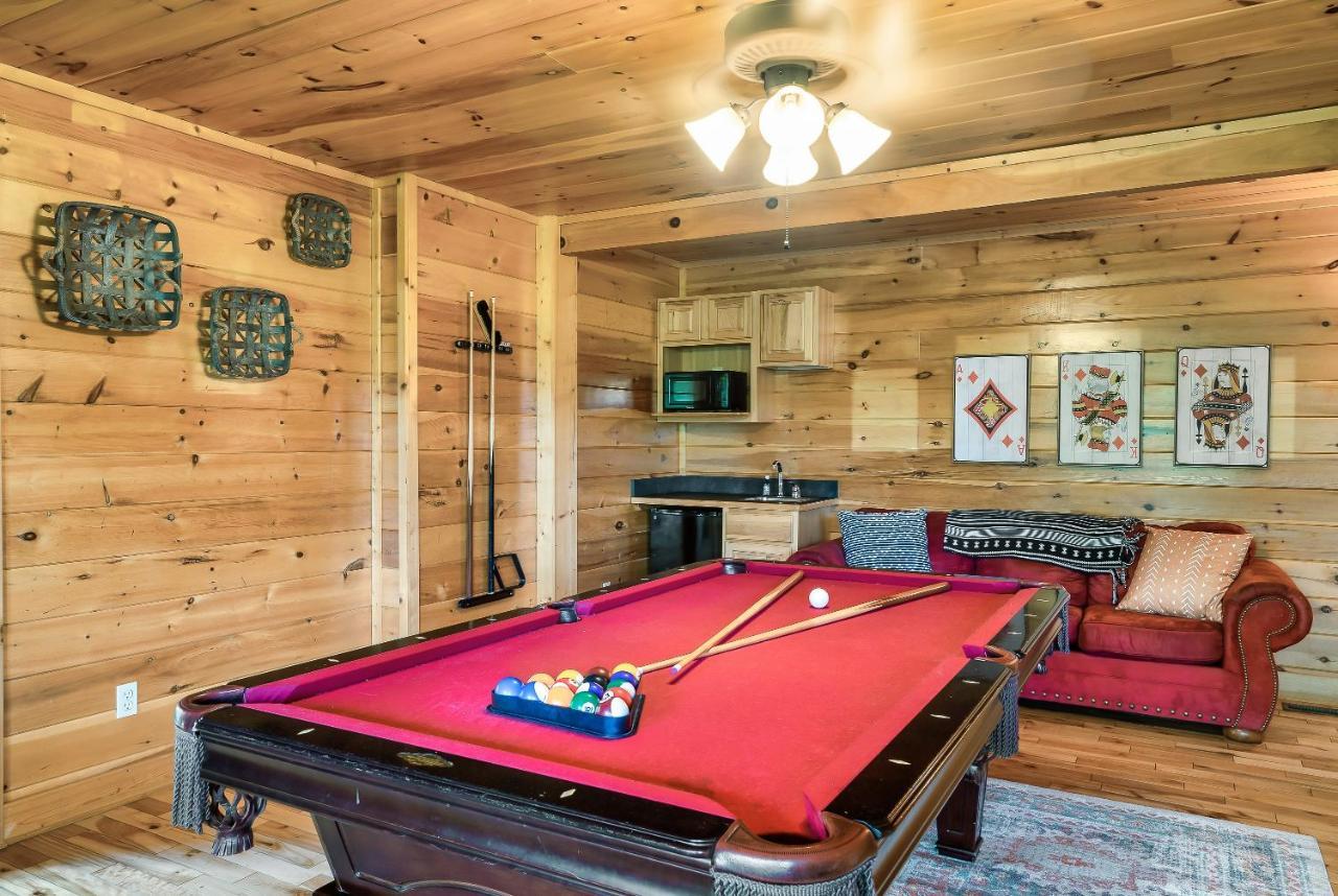 Summer Sale! Pool, Sauna, View, Hottub, Game Sevierville Exterior photo