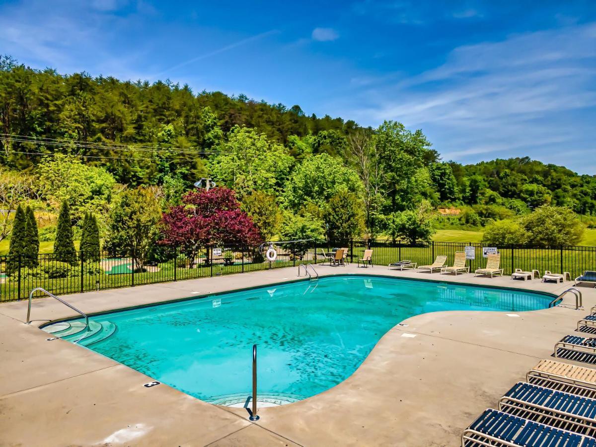 Summer Sale! Pool, Sauna, View, Hottub, Game Sevierville Exterior photo